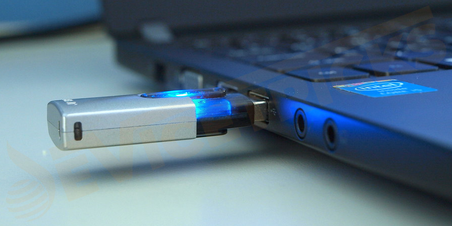Attach-the-Recovery-USB-drive-to-your-computer-and-boot-it-1