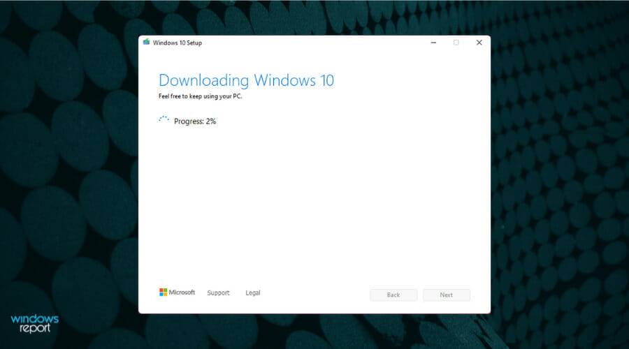 downloading-windows-10-bg