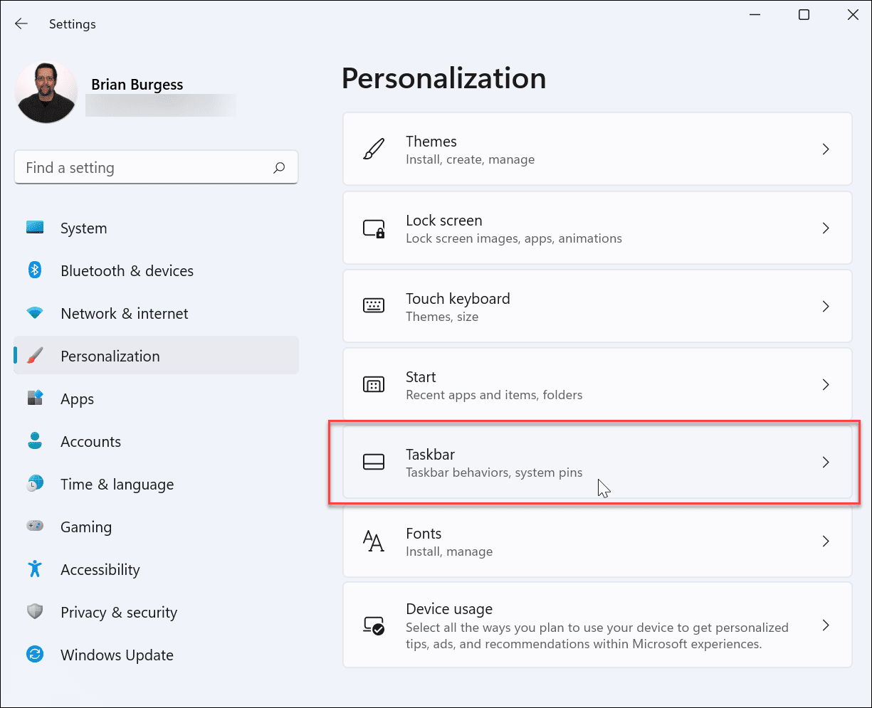 2-personalization-taskbar-Windows-11-settings