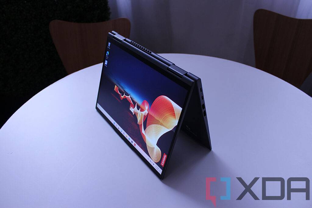Lenovo-ThinkPad-X1-Yoga-Gen-7-1-1024x683-4
