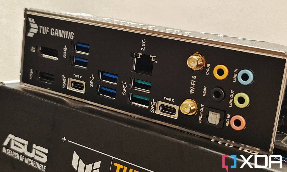 ASUS-TUF-Gaming-Z690-Plus-WiFi-D4-io-panel-1