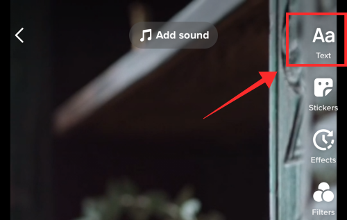 如何在 TikTok 视频中添加文本到语音的画外音