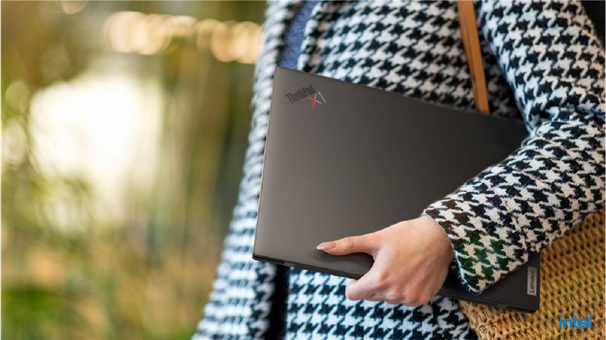 Lenovo-ThinkPad-X1-Carbon-Gen-10-2