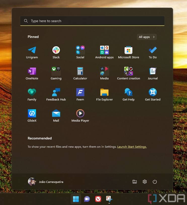 Windows-11-Start-menu-with-More-pins-layout-and-recommended-content-disabled