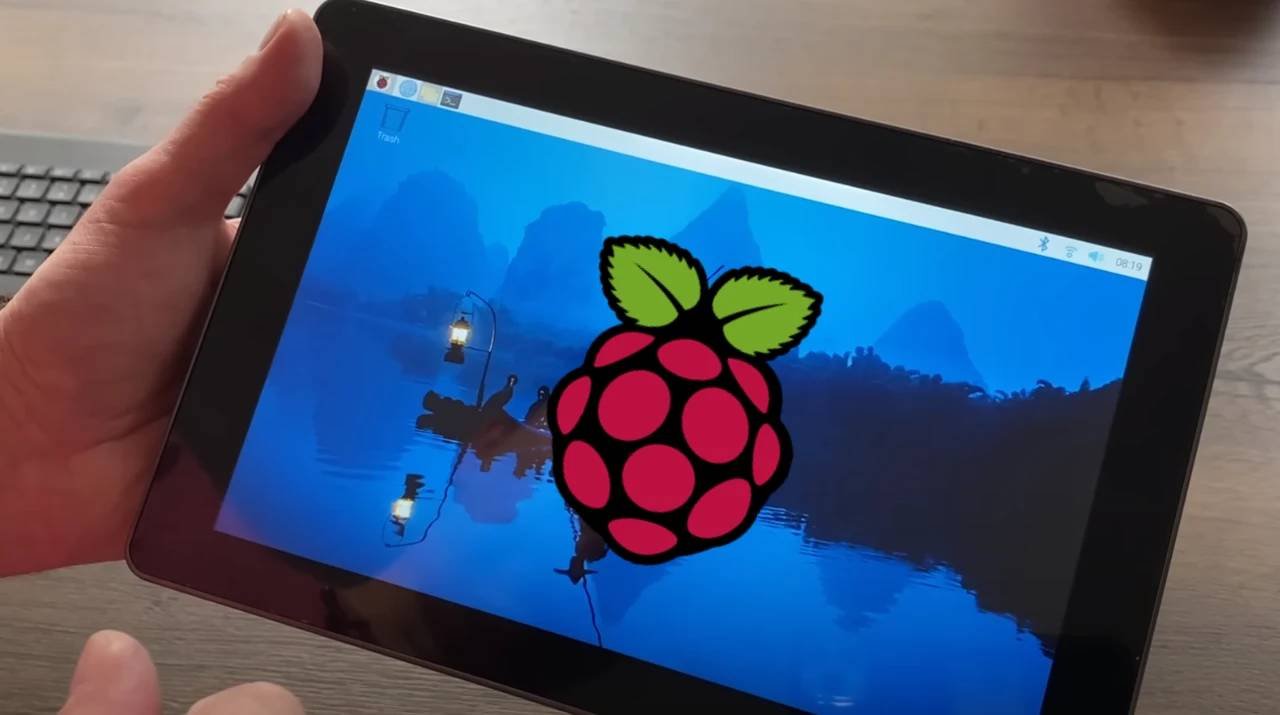Raspberry-Pi-5-tablet-made-using-a-RaspPad-3.webp
