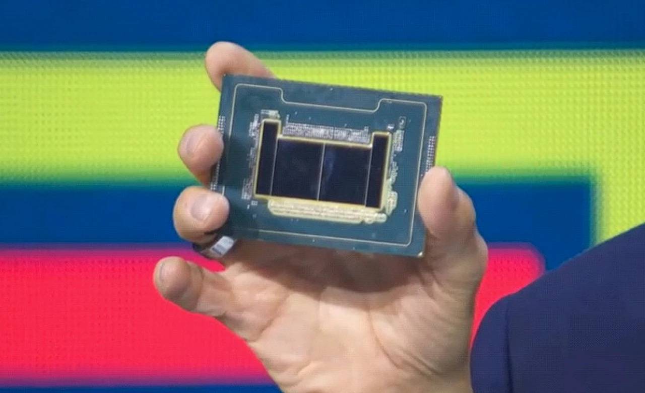 Intel-Xeon-Sierra-Forest-288-E-core-processor-showcased-at-MWC-2024.webp